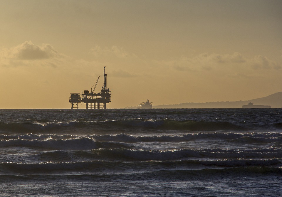 sea-cloudy-weather-oil-rig